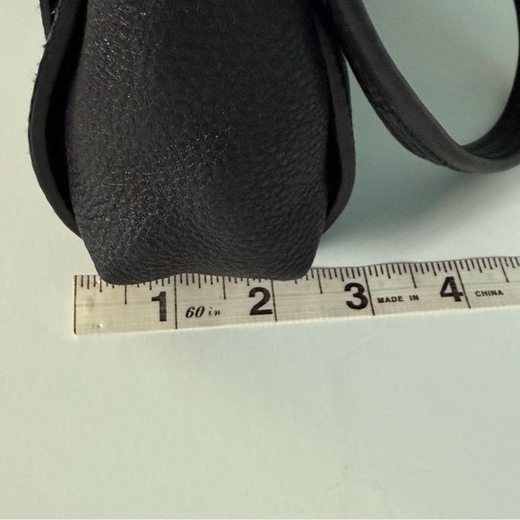 Banana Republic Rectangular Shoulder Bag Pebble Black Leather Medium Size - Picture 16 of 16